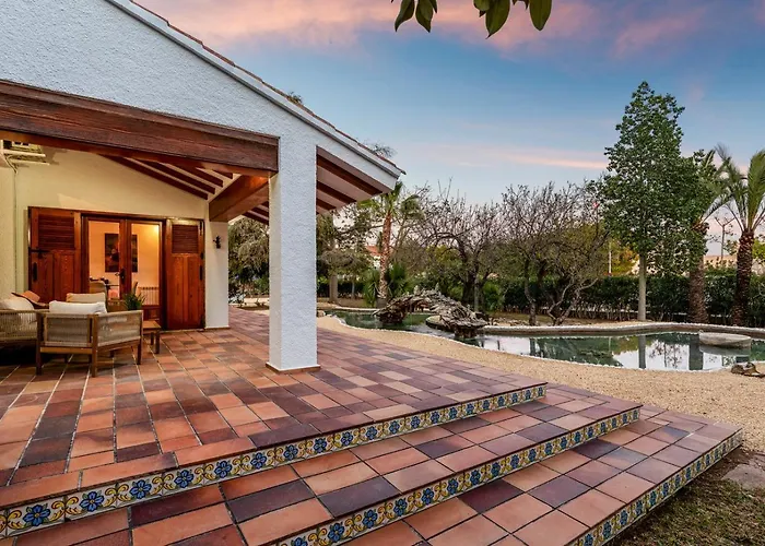 Tropical - Plusholidays * 칼페