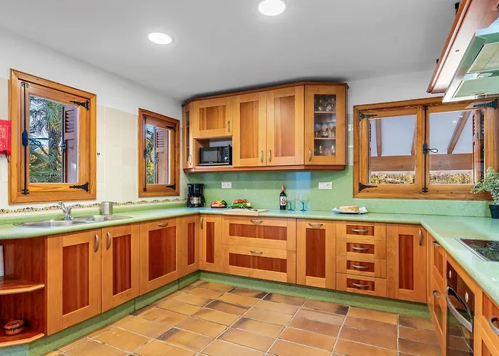 Tropical - Plusholidays *